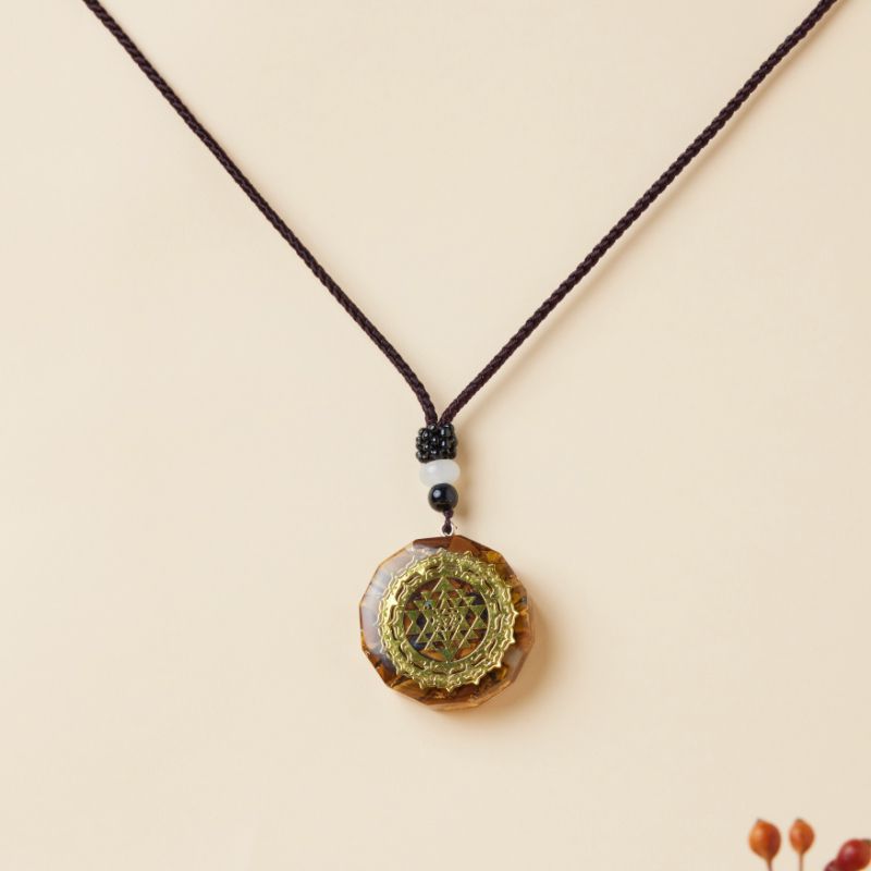 Pendentif Orgonite Sri Yantra Œil de Tigre – Protection et Harmonie - Biloria