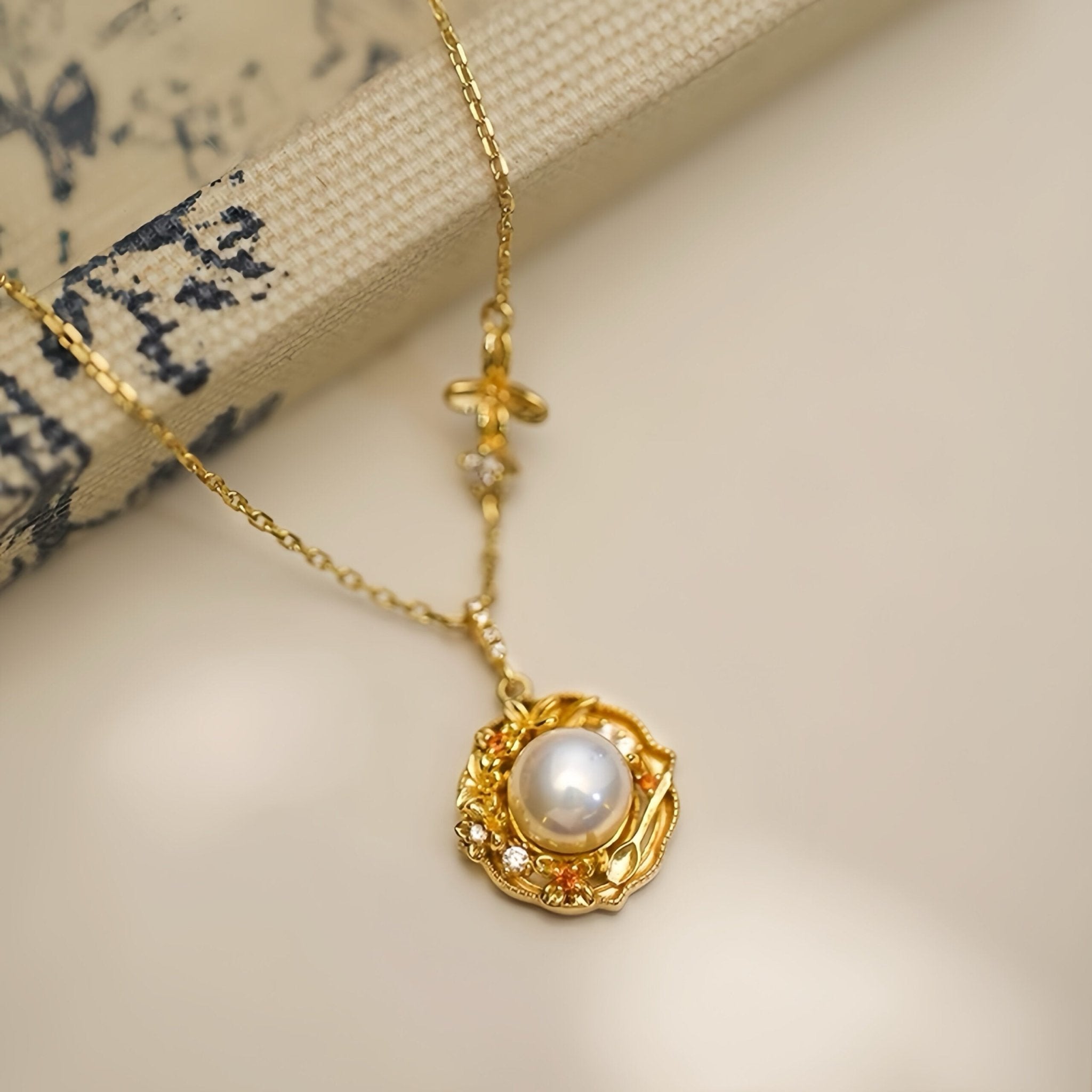 Pourquoi Offrir un Collier Perle Fleur Précieuse Argent Plaqué Or ? - Biloria