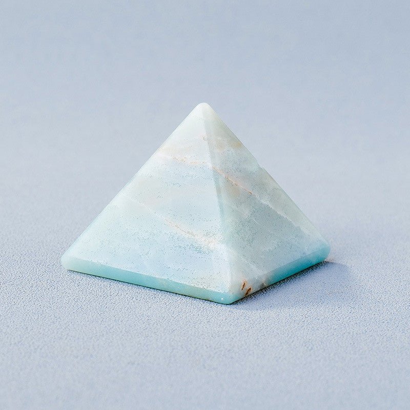 Pyramide en pierres naturelles pour énergie positive et méditation - Biloria