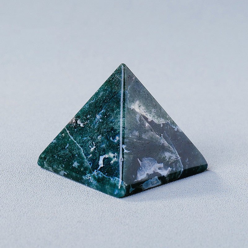 Pyramide en pierres naturelles pour énergie positive et méditation - Biloria