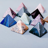 Pyramide en pierres naturelles pour énergie positive et méditation - Biloria